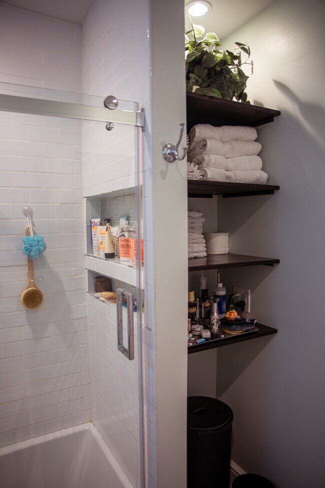 Bathroom - 36 W Eagle St