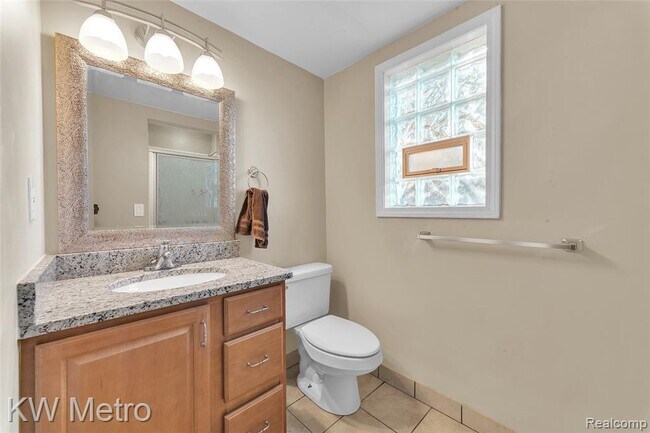 Building Photo - 2416 Shawood Dr