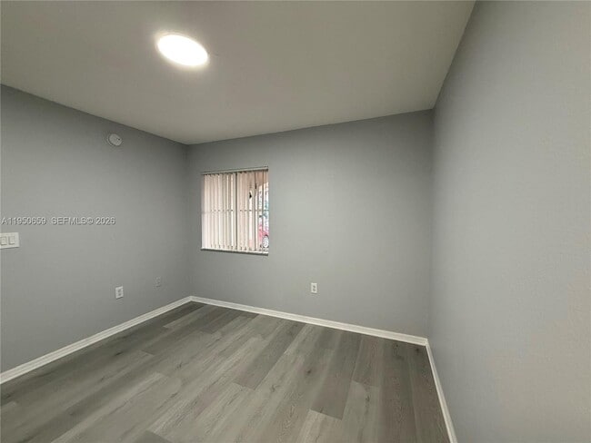 Building Photo - 2901 SE 13th Rd