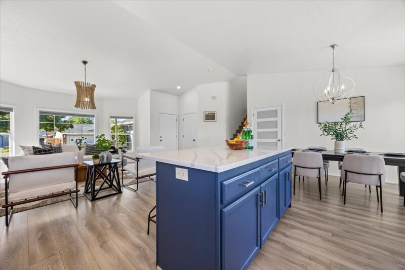 Building Photo - 5174 N Rothmans Ave