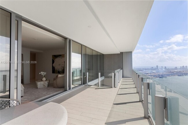 Building Photo - 300 Biscayne Blvd Way