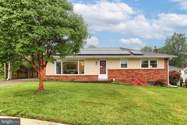 Building Photo - 83 Hillside Cir