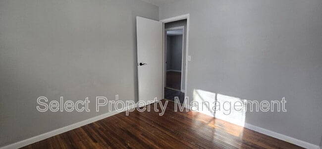 Building Photo - 2327 Deerwood Dr