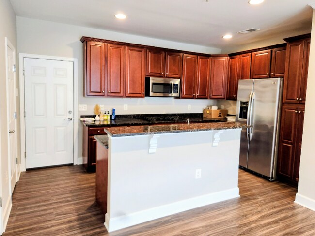 Building Photo - 2267 Oberlin Dr