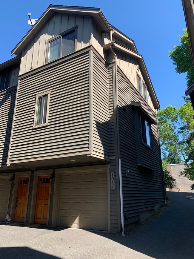 Building Photo - 1017 NE 125th St