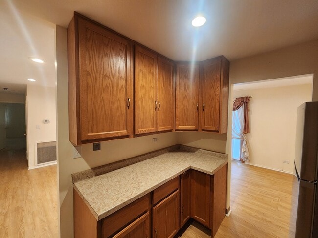 Building Photo - 1102 Hinswood Dr