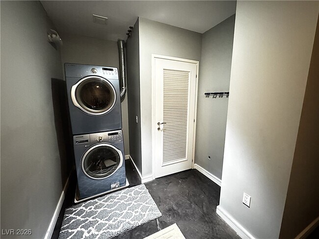 Building Photo - 200 Hoover Ave