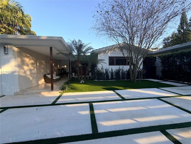 Building Photo - 5911 Alton Rd