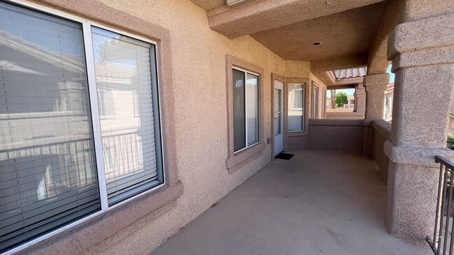 Building Photo - Sandstone Condo