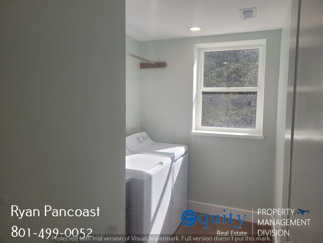 Building Photo - 3076 N 325 W