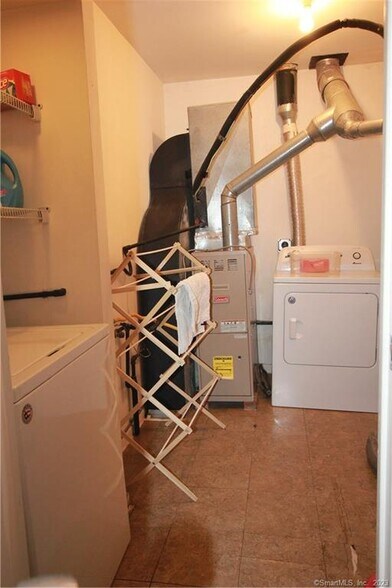 Laundry, utility/storage & mechanical room - 183 Livingston Pl