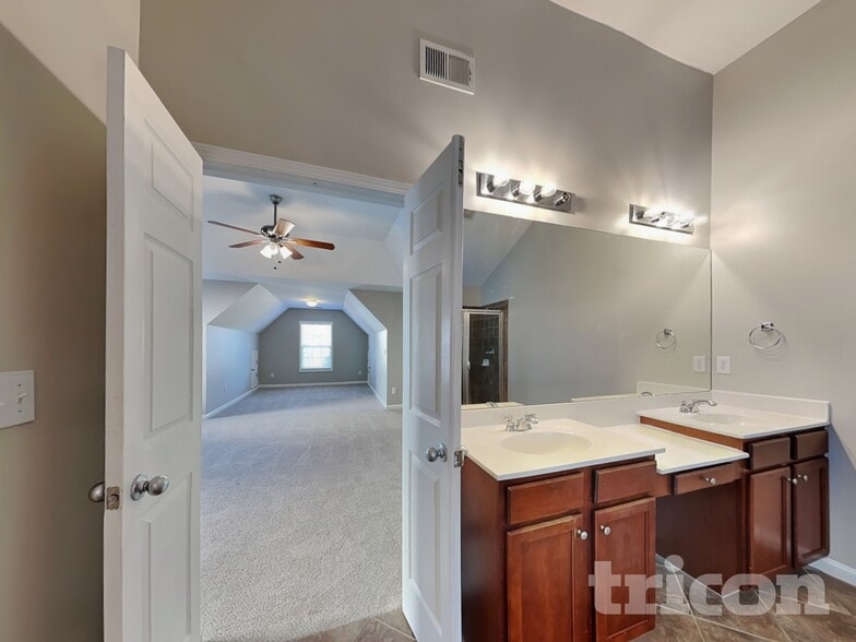 Building Photo - 3395 Wickum Rd
