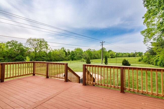 Building Photo - 3 Bed, 2 Bath, 2350sqft, 5.86acres