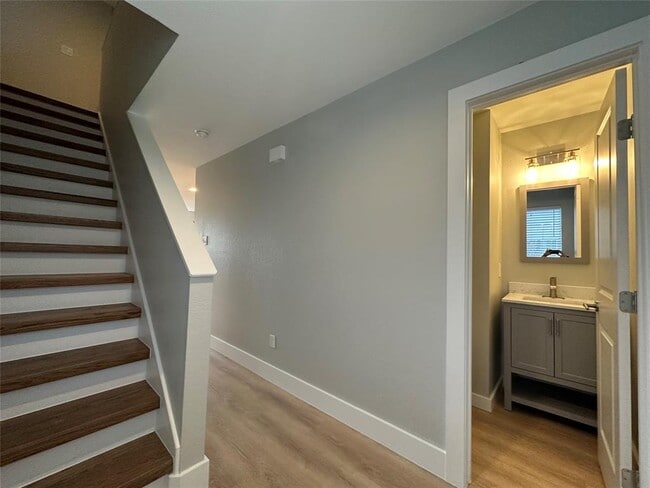 Building Photo - 7217 Aldea Dr