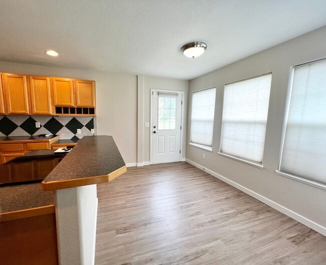 Building Photo - 2909 Des Moines Dr