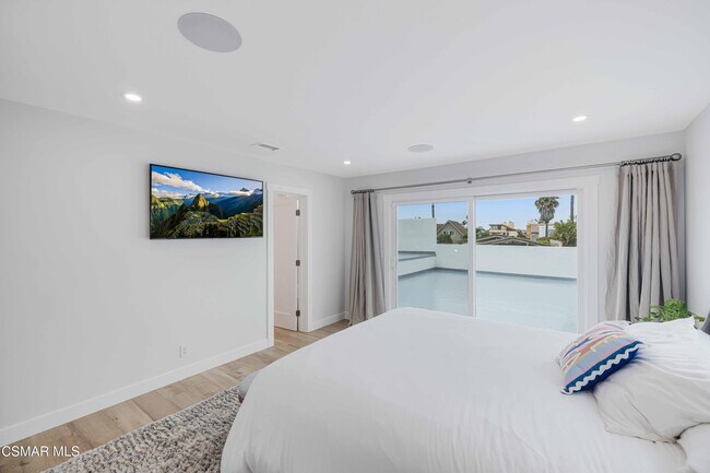 Building Photo - 5113 Whitecap St