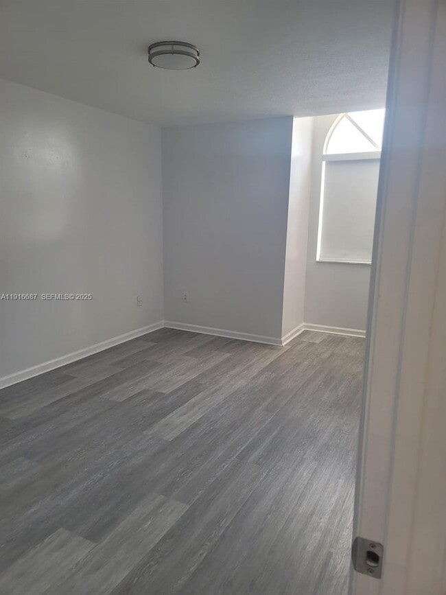 Building Photo - 14765 SW 132nd Pl