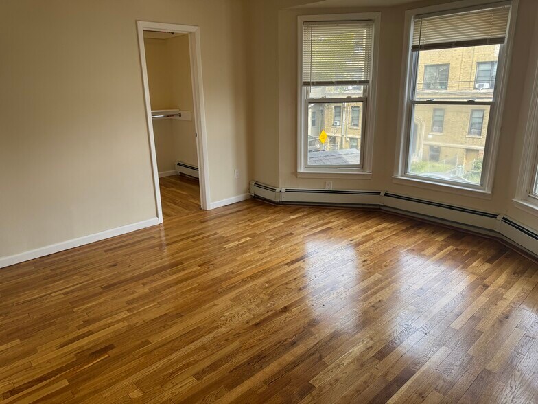 Building Photo - 37 Gautier Ave