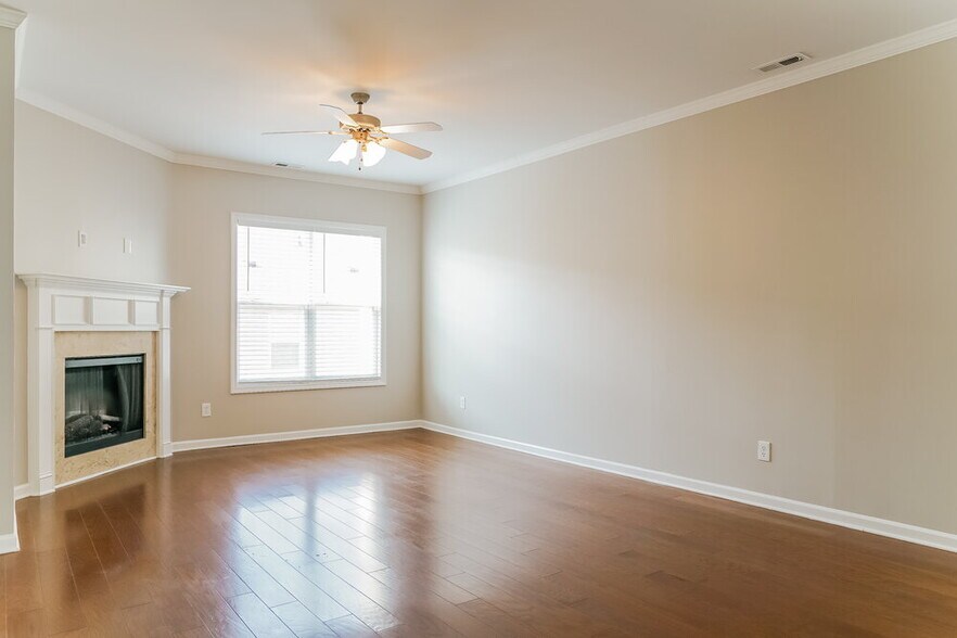 Building Photo - 705 Keystone Park Dr