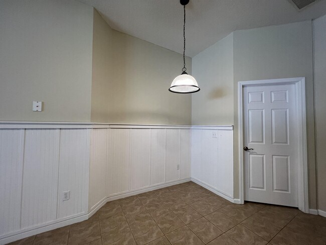 Building Photo - 3466 Laurel Leaf Dr