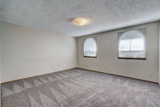 Building Photo - Discover Your New Home: 2-Bedroom Duplex A...