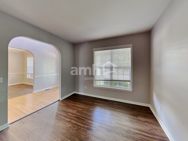 Building Photo - 912 Pristine Ln