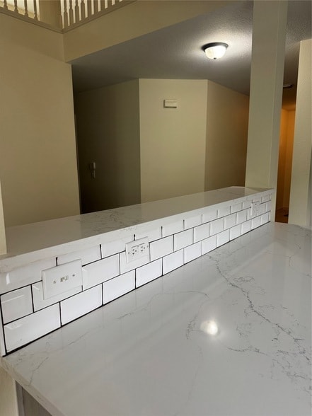 Building Photo - 2842 Sandberry Dr