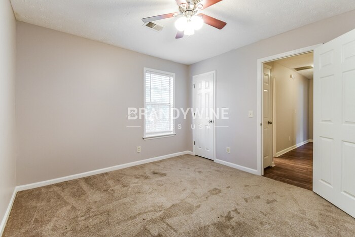 Building Photo - 5649 Longbow Dr