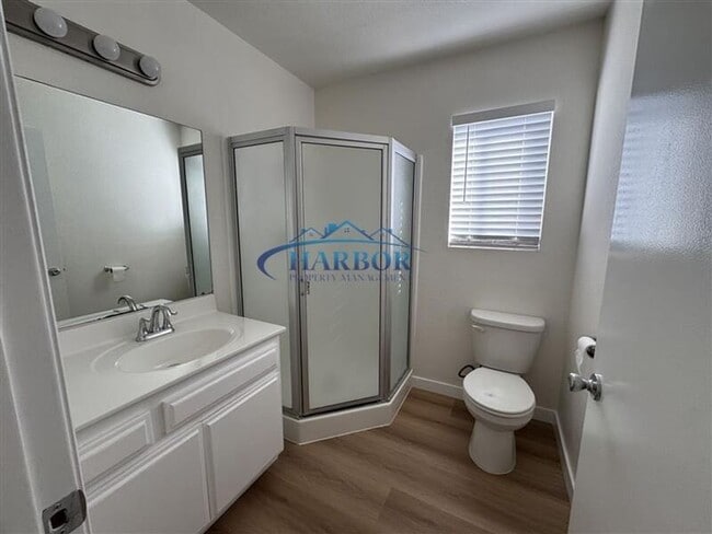 Building Photo - 961 W 1st St