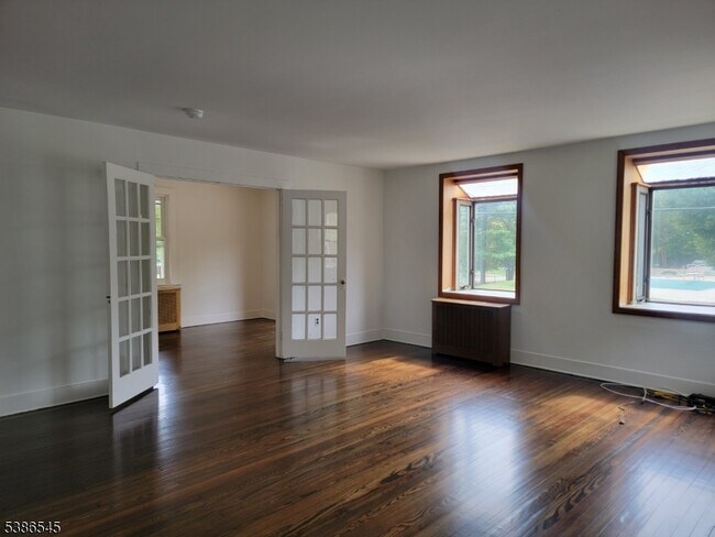 Building Photo - 59 Mendham Ave