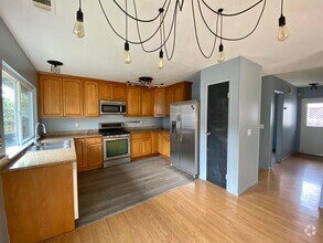 Building Photo - Lovely 4 Bdm Single Story Home for rent in...