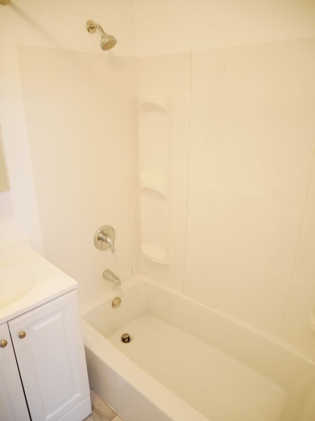 Building Photo - 305 A S Marlyn Ave