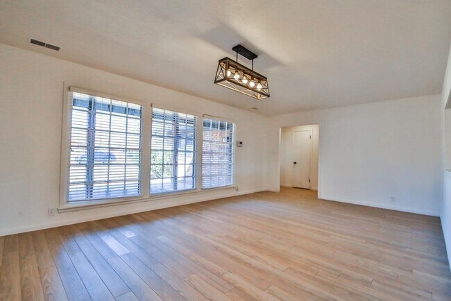 Building Photo - PRE-LEASING: Beautifully Updated 3 Bedroom Home