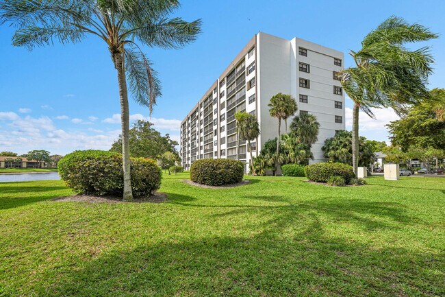 Building Photo - 1266 S Military Trail