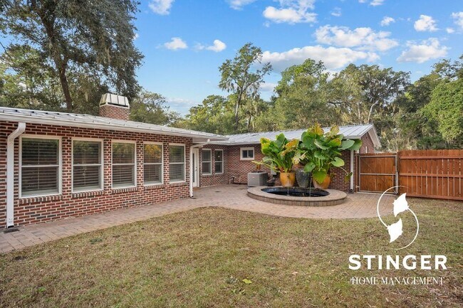 Building Photo - 150 Brickyard Point Rd S