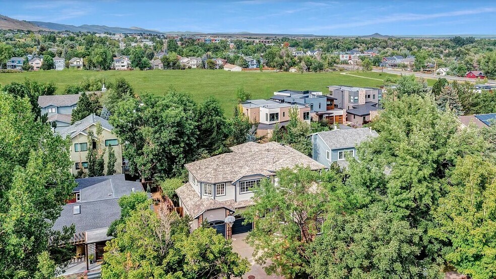 Building Photo - 995 Quince Ave