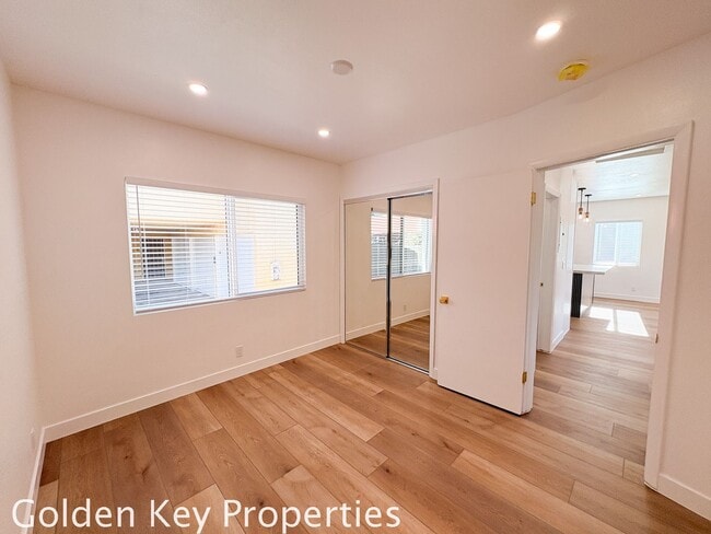 Building Photo - Welcome to your dream home in South Oceanside!