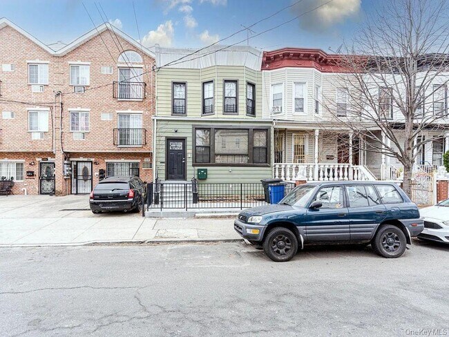Building Photo - 282 E 38th St