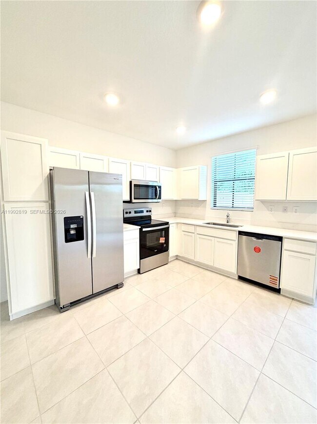 Building Photo - 359 NE 16th St