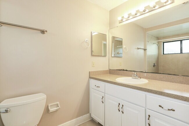 Building Photo - 2232 Alderney Ct