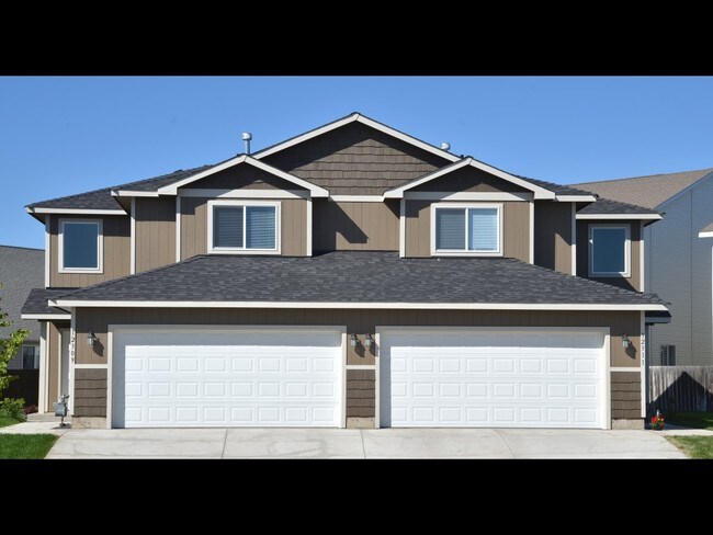 Building Photo - Airway Townhomes
