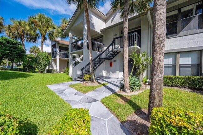 Building Photo - 11311 Pond View Dr