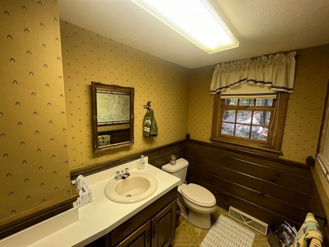 Building Photo - 64 Quarry Ln