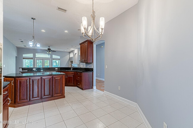 Building Photo - 2465 Pinehurst Ln