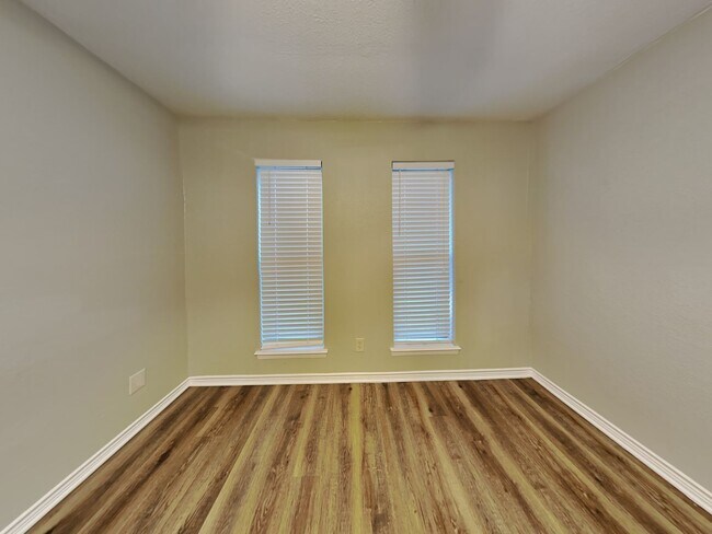 Building Photo - Newly Renovated Single Family Home | 3 BR/1.5BA | 2-Car Covered Parking | Covered Patio