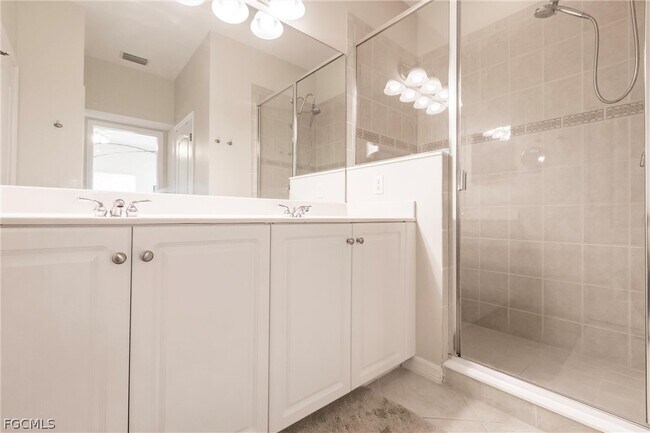 Building Photo - 3100 Cottonwood Bend