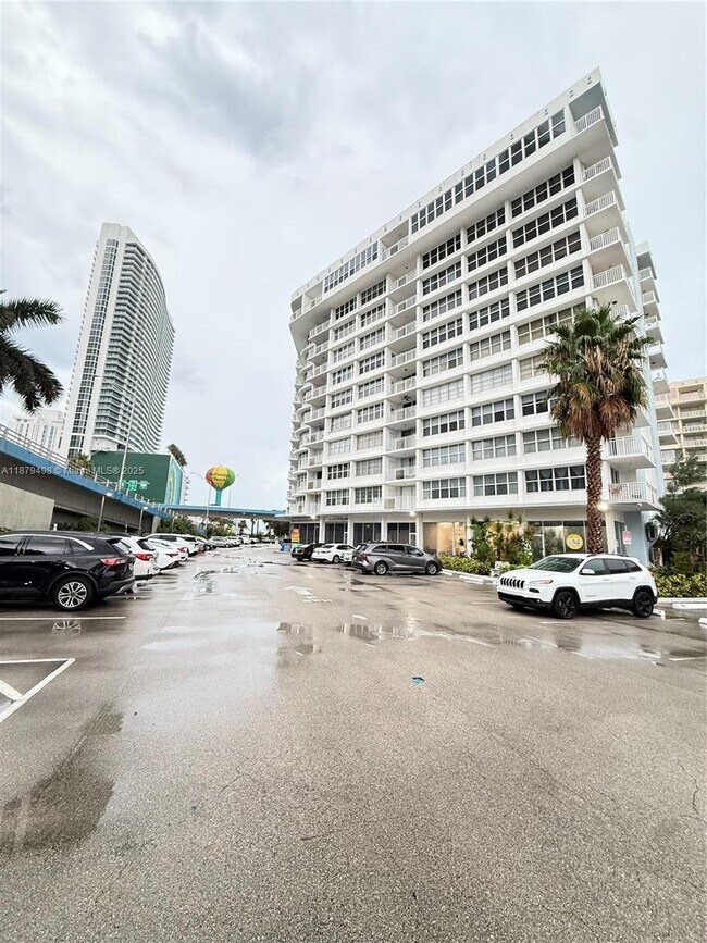 Building Photo - 1801 S Ocean Dr