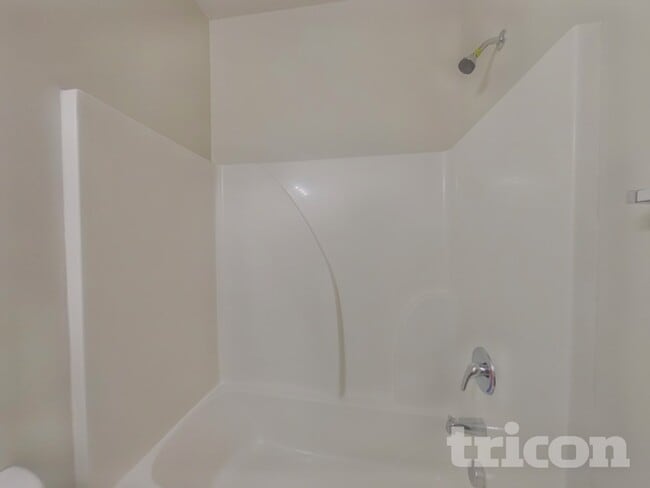 Building Photo - 64 Ledford Way