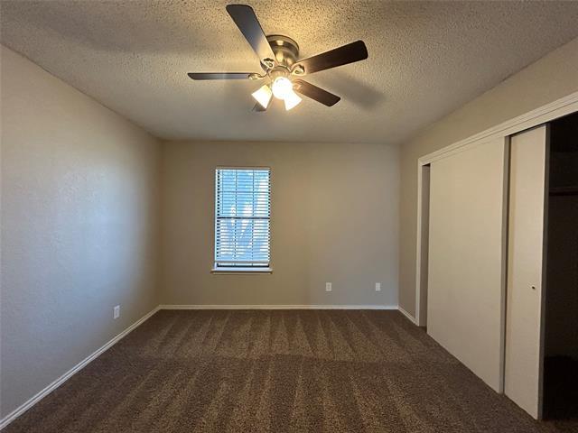 Building Photo - 7425 Kingswood Dr