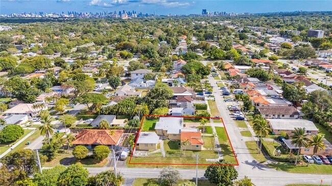 Building Photo - 6499 SW 39th St